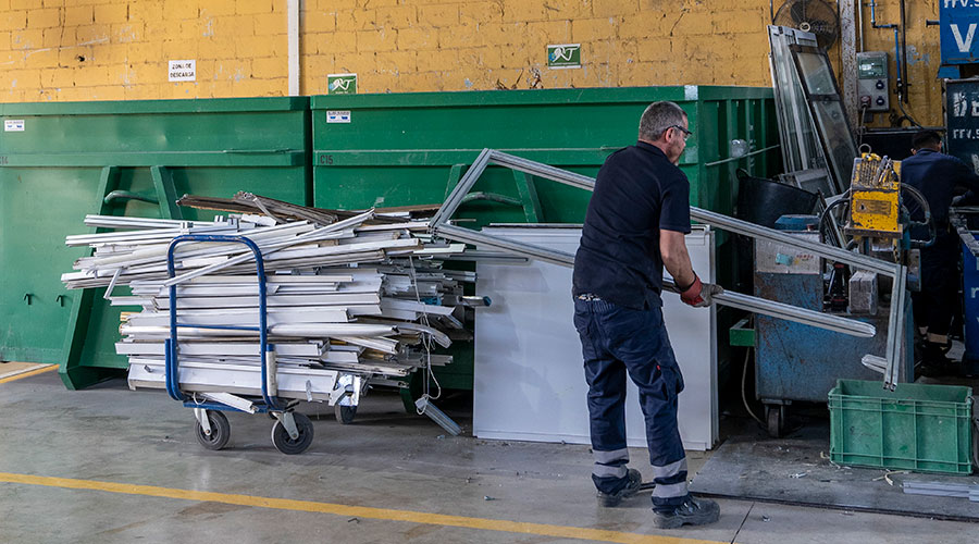 Compra y precio del perfil de aluminio para chatarra y reciclaje Recuperaciones Trifeyme
